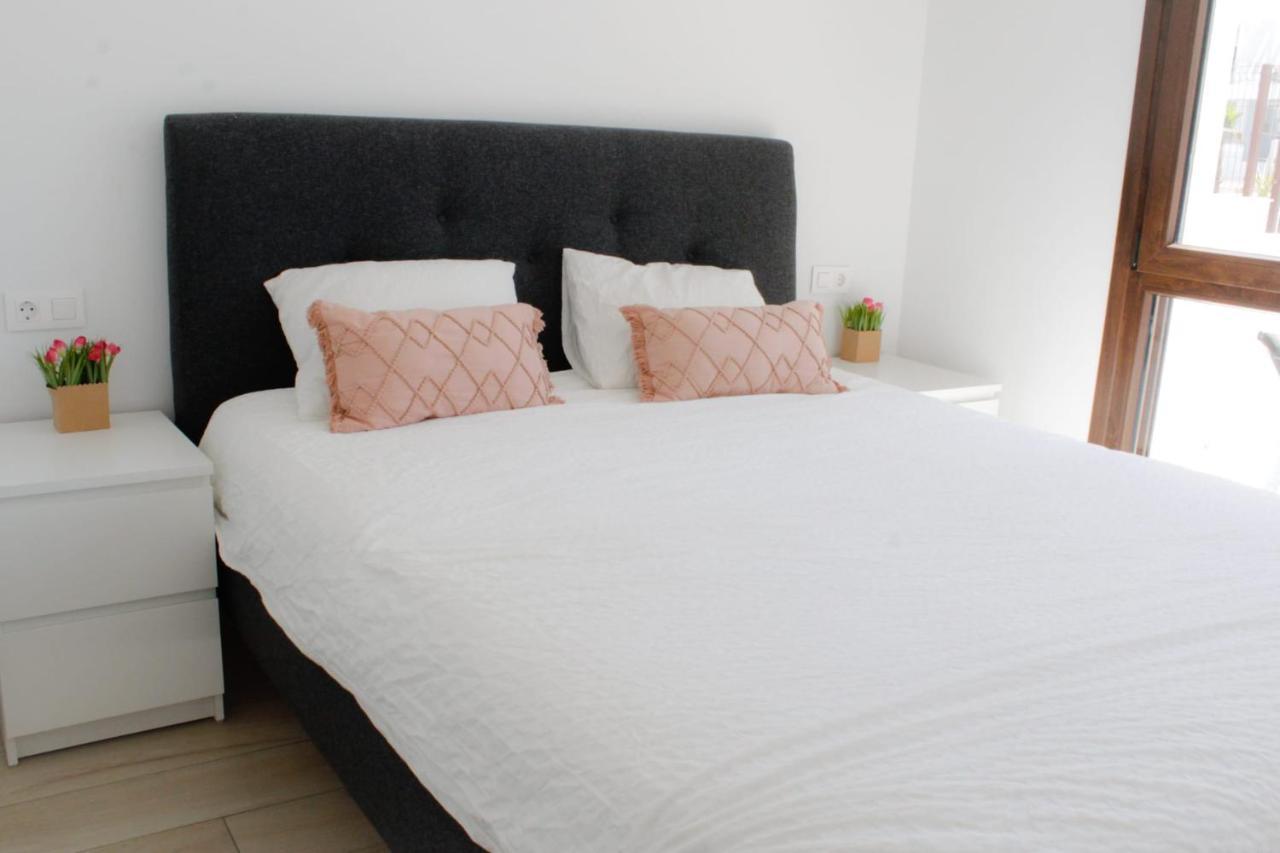 Beautiful Condo In Laguna Beach Resort Overlooking Laguna Rosa In Torrevieja With 2 Bedrooms And 2 Bathrooms Eksteriør bilde