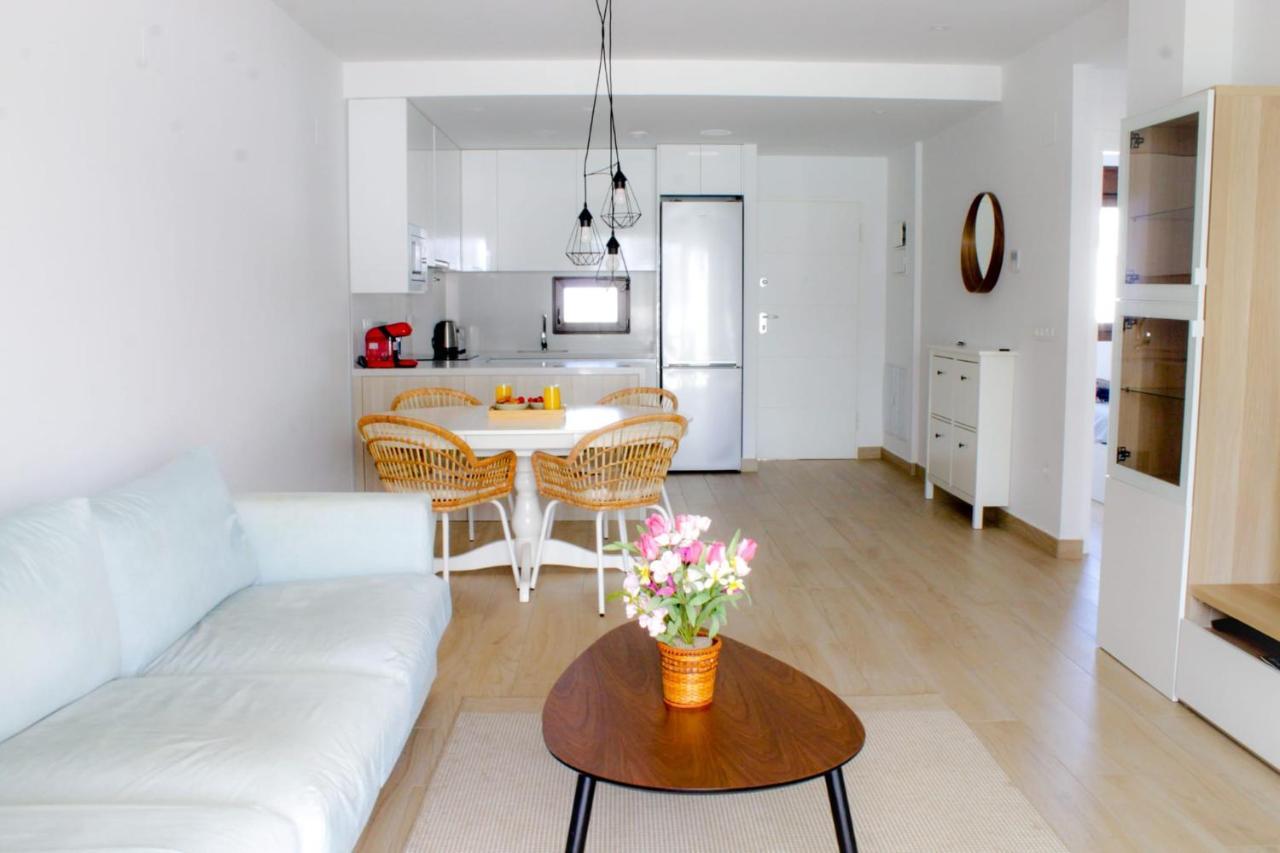 Beautiful Condo In Laguna Beach Resort Overlooking Laguna Rosa In Torrevieja With 2 Bedrooms And 2 Bathrooms Eksteriør bilde